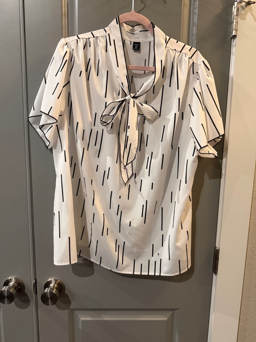 SHEIN Cream White Tie-Neck Short Sleeve Blouse with Black Dash Print